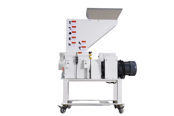 Low-Speed Sound-Proof Side Granulator